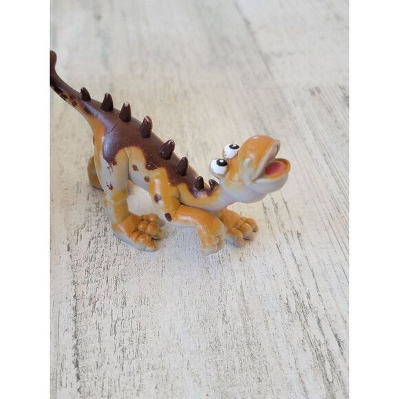 Tuojiangosaurus pike orange brown dinosaur toy figure - Picture 6 of 7